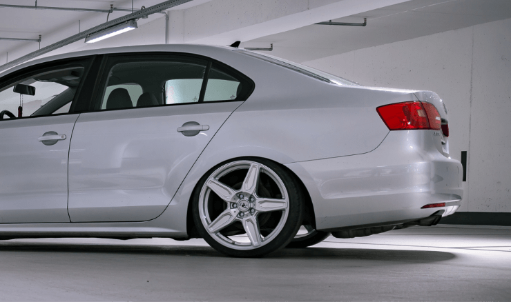 R³ Wheels R3H08 auf VW Jetta
